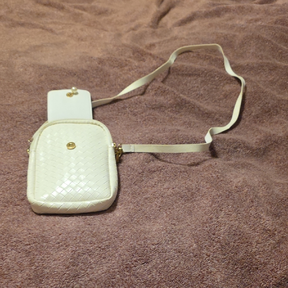Chic Cream Crossbody Bag
